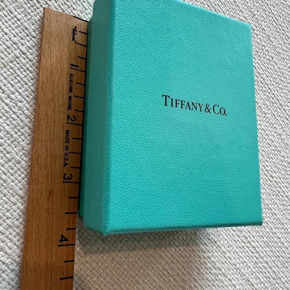 Tiffany & Co. Gift Box, Pouch, & Ribbon - Picture 4 of 5